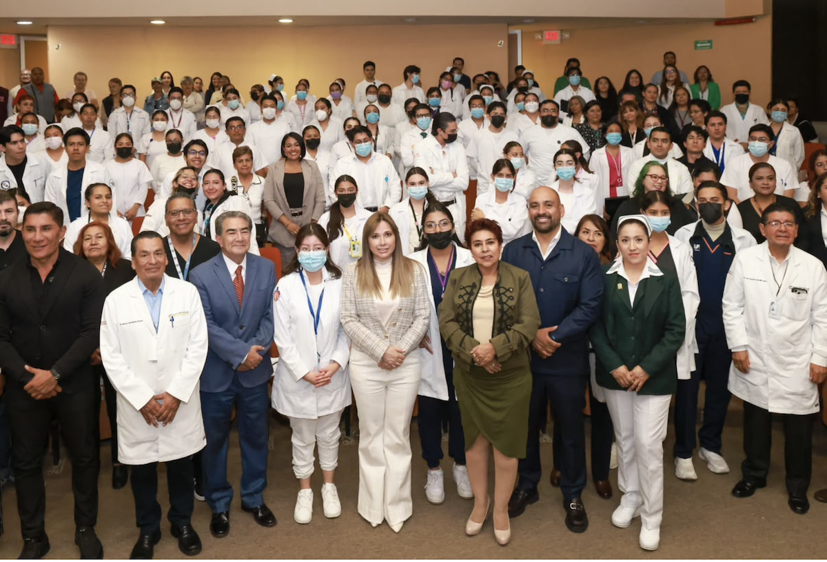 Ceci Arellano encabeza entrega de insumos y equipo biomédico al Hospital General Zona Norte